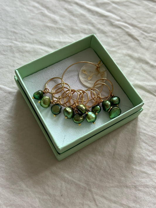 Mask markers with the most beautiful dark green freshwater pearls and gold-plated rings, 10 pcs.